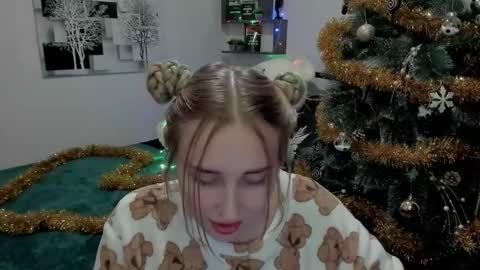 Snapshot of linatruly chatting on 12/18/24, 07:41 Lina online show from 12/18/24, 07:41