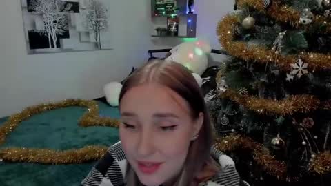 Snapshot of linatruly chatting on 12/20/24, 11:26 Lina online show from 12/20/24, 11:26