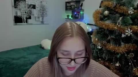 Snapshot of linatruly chatting on 01/09/25, 08:33 Lina online show from 01/09/25, 08:33