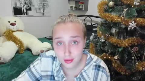 Snapshot of linatruly chatting on 01/14/25, 08:15 Lina online show from 01/14/25, 08:15