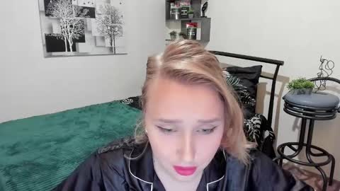 Snapshot of linatruly chatting on 02/01/25, 08:37 Lina online show from 02/01/25, 08:37