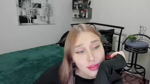 Snapshot of linatruly chatting on 02/04/25, 01:02 Lina online show from 02/04/25, 01:02