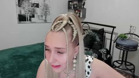 Snapshot of linatruly chatting on 02/19/25, 08:52 Lina online show from 02/19/25, 08:52