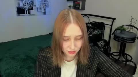 Snapshot of linatruly chatting on 03/05/25, 08:53 Lina online show from 03/05/25, 08:53