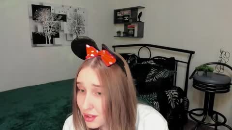 Snapshot of linatruly chatting on 03/06/25, 12:54 Lina online show from 03/06/25, 12:54