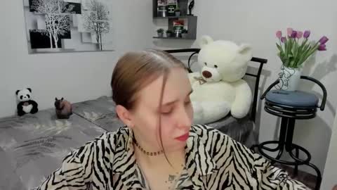 Snapshot of linatruly chatting on 03/08/25, 09:51 Lina online show from 03/08/25, 09:51