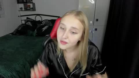 Snapshot of linatruly chatting on 09/11/25, 09:48 Lina online show from 09/11/25, 09:48