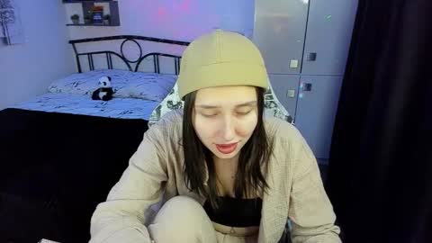 Lina online show from 11/14/25, 10:07