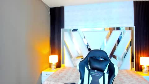  Linda  online show from 10/18/25, 06:41