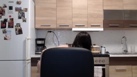 Linda online show from 10/29/25, 08:10