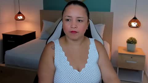 Snapshot of linda_rios_ chatting on 01/10/25, 07:11 L I N D A online show from 01/10/25, 07:11