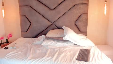 Linda Saenz online show from 01/27/25, 05:58