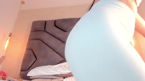 Linda Saenz online show from 01/28/25, 03:14