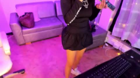 Snapshot of lindaa_miller chatting on 01/05/25, 03:00 linda miller online show from 01/05/25, 03:00