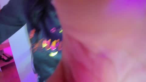 Snapshot of lindaa_miller chatting on 02/08/25, 03:19 linda miller online show from 02/08/25, 03:19