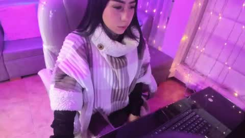 Snapshot of lindaa_miller chatting on 02/25/25, 11:19 linda miller online show from 02/25/25, 11:19