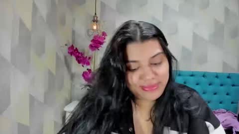 Snapshot of lindabreexlove chatting on 10/07/25, 02:58 online show from 10/07/25, 02:58