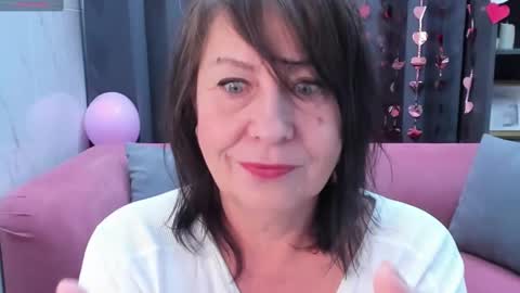 Snapshot of lindahottie chatting on 02/15/25, 08:33 Linda online show from 02/15/25, 08:33