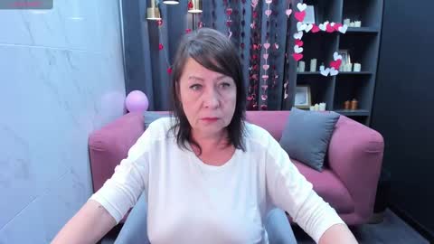 Snapshot of lindahottie chatting on 02/15/25, 03:17 Linda online show from 02/15/25, 03:17