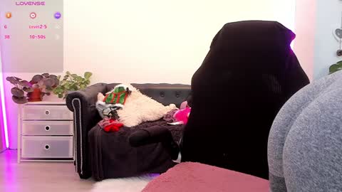 Snapshot of lindawhite_ chatting on 01/18/25, 04:21 Linda -- online show from 01/18/25, 04:21
