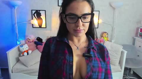 Alexandra online show from 10/03/25, 11:51