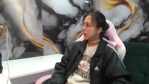 ling ling24 online show from 10/20/25, 03:40