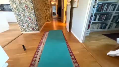 lingonkuk online show from 10/19/25, 07:53