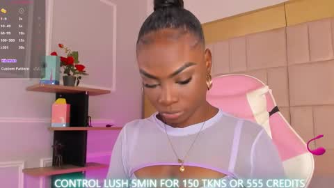 Snapshot of linsyadams chatting on 12/21/24, 08:00 online show from 12/21/24, 08:00