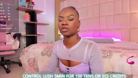 Snapshot of linsyadams chatting on 12/22/24, 12:07 online show from 12/22/24, 12:07