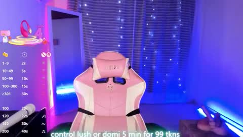 Snapshot of linsyadams chatting on 09/26/25, 05:28 online show from 09/26/25, 05:28