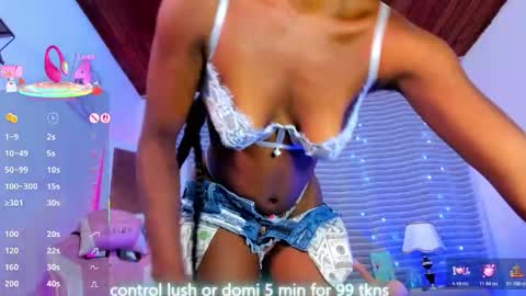 Snapshot of linsyadams chatting on 11/15/25, 09:21 online show from 11/15/25, 09:21