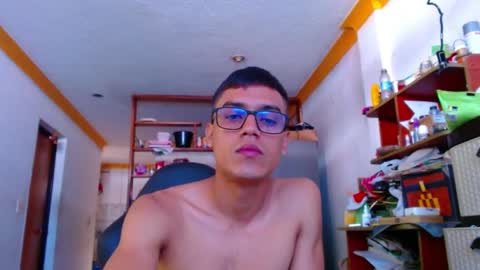 lion_grr online show from 10/01/25, 02:23