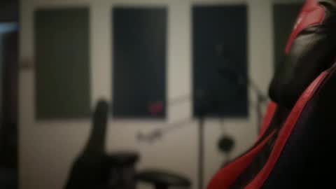 Snapshot of lion_hotty chatting on 10/01/25, 10:49 lion_hotty online show from 10/01/25, 10:49