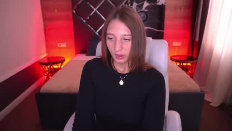 Snapshot of liorafox chatting on 10/18/25, 01:12 Lia online show from 10/18/25, 01:12