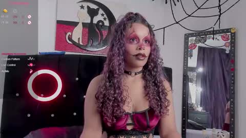 lips_sarasofia online show from 10/19/25, 11:05