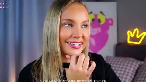 Amelia online show from 11/07/25, 05:07