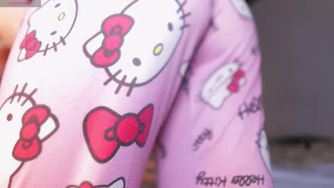 Snapshot of liria_velvet chatting on 10/31/25, 07:37 Liria OF online show from 10/31/25, 07:37