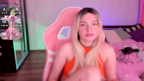 Snapshot of lisa_elfy chatting on 12/18/24, 11:51 lisa_elfy online show from 12/18/24, 11:51
