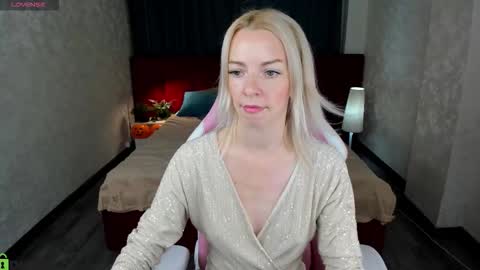 Lisa online show from 10/24/25, 12:52