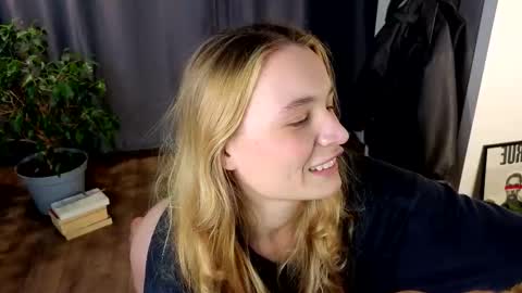 Elisabeth or Lisa online show from 11/10/25, 07:57