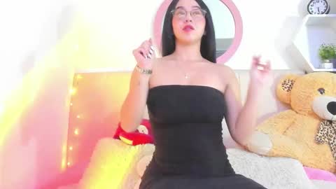 Snapshot of lisaa_a chatting on 11/22/25, 02:21 Lisa online show from 11/22/25, 02:21