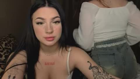 Lisa and Den online show from 10/04/25, 02:48