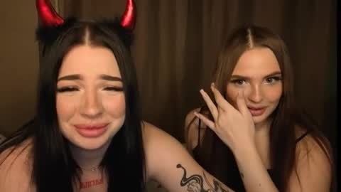 Lisa and Den online show from 11/11/25, 01:55