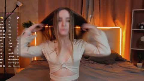 Hello our names are Kate and Alice this is our first day here. online show from 12/30/24, 01:37