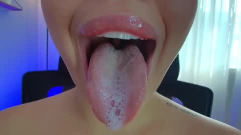 Lisbet online show from 02/05/25, 02:05