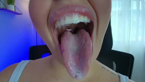 Lisbet online show from 02/18/25, 06:47