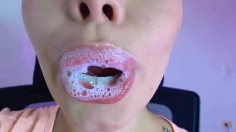 Lisbet online show from 11/21/25, 10:41