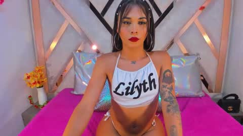 lily online show from 11/03/25, 08:32