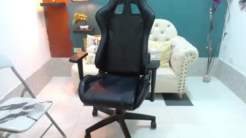 Snapshot of liss_greys1 chatting on 02/17/25, 09:08 liss online show from 02/17/25, 09:08