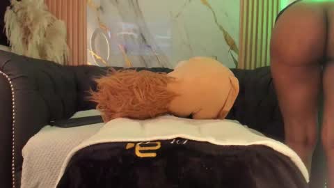 Snapshot of lissa_collen chatting on 11/25/25, 10:43 Lissa online show from 11/25/25, 10:43